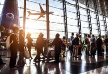 Transportation Secretary Plans Flight Reductions at Newark