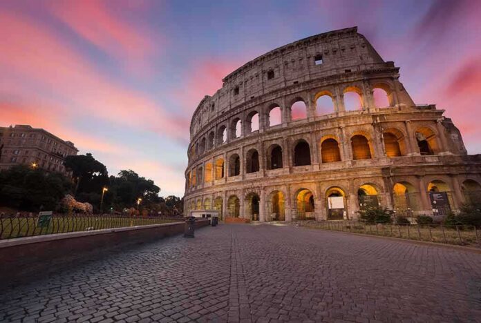 400700293 featured image Tourist Seriously Injured While Reportedly Trying To Climb Fencing at Romes Colosseum