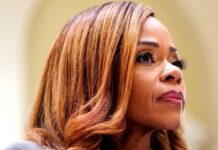 Congresswoman QUITS — Minutes Before Expulsion Vote